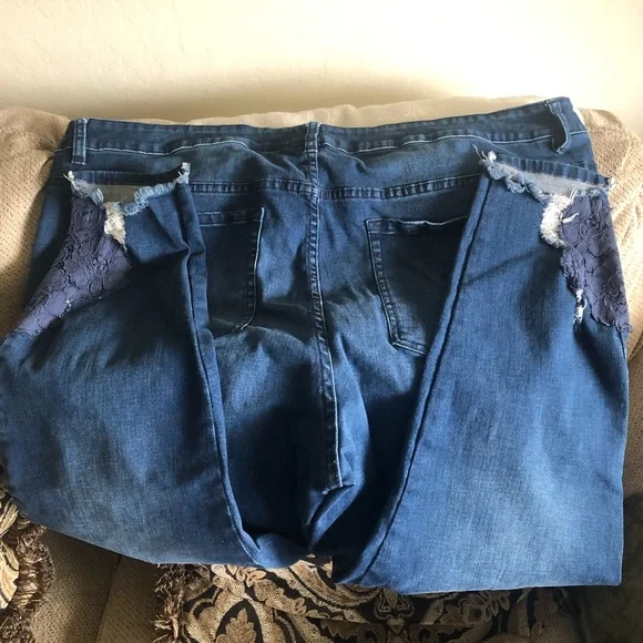 EUC SZ 28 Jeans by Lane Bryant - Picture 3 of 4